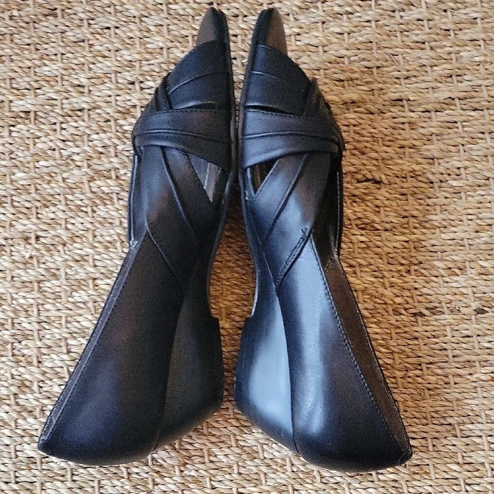 Adagio Chic Black Peep-Toe Leather Wedges Size 8.
